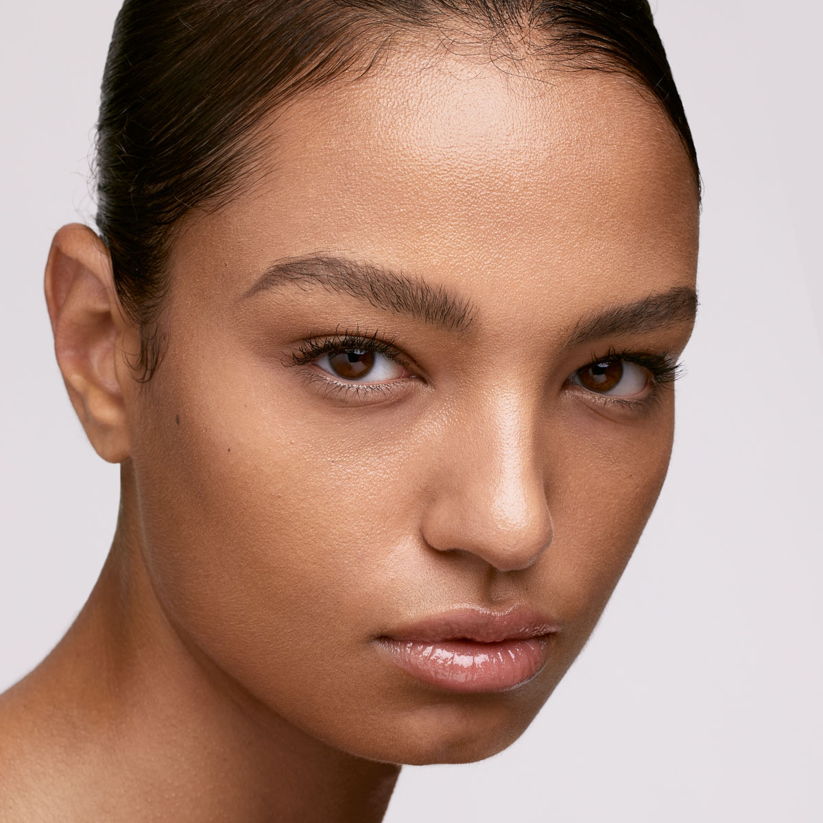 SOFT'LIT NATURALLY LUMINOUS LONGWEAR FOUNDATION (BASE DE MAQUILLAJE PARA ROSTRO)